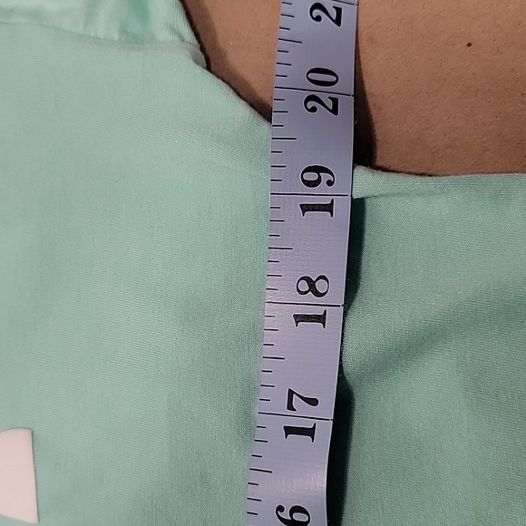 Under Armour Heat Gear Long Sleeve Shirt with Front and Back Logo, EUC - Picture 6 of 10